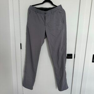 Under Armour Mens Grey Golf Pants, Size 32/34, Stretch Athletic Fit